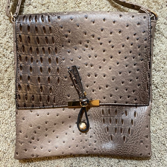 Crossbody - Picture 2 of 6